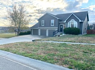 406 Turkey Run Cir, Oskaloosa, KS 66066