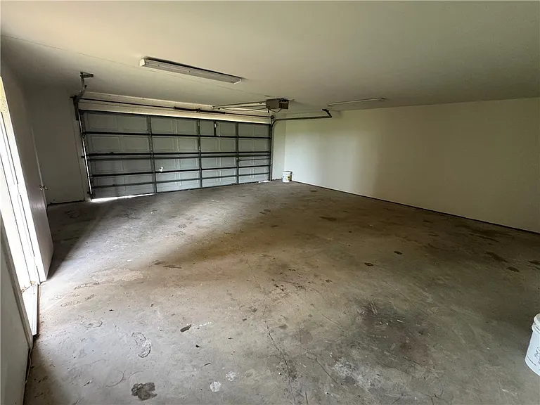 1063 Bowman Ln — Photo 8