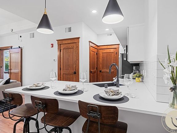 4th image of 235 N 32nd St #103