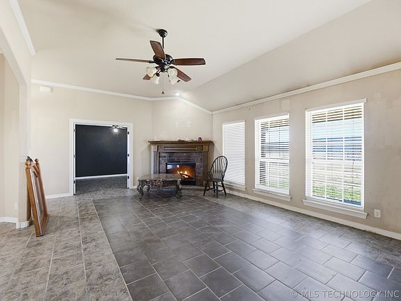 5th image of 3025 Grimes Rd