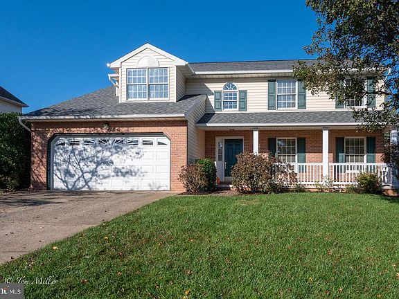 3rd image of 1210 Glastonbury Way