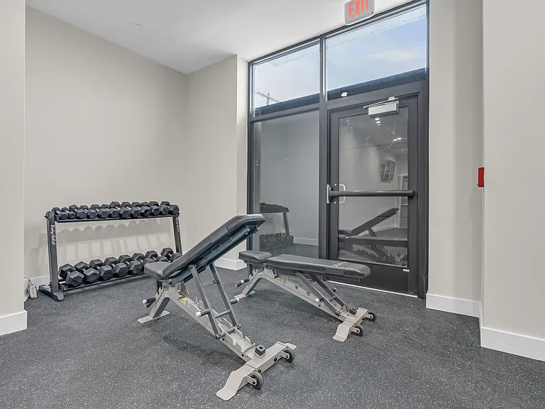19 Carr — Photo 11