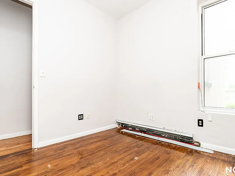 516 Bainbridge St #1R — Photo 10