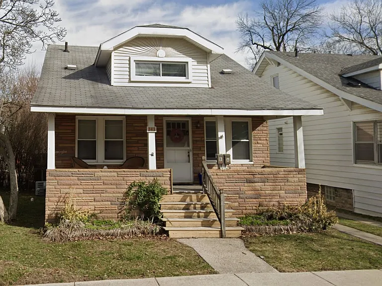 343 College St #A — Photo 1