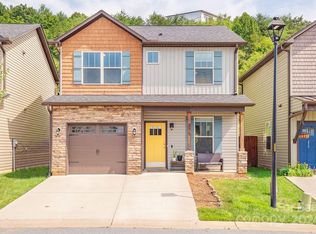 371 Cardwell Ln, Fletcher, NC 28732