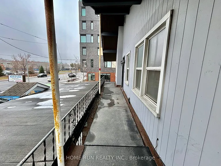 704 Brookfield Rd S — Photo 3