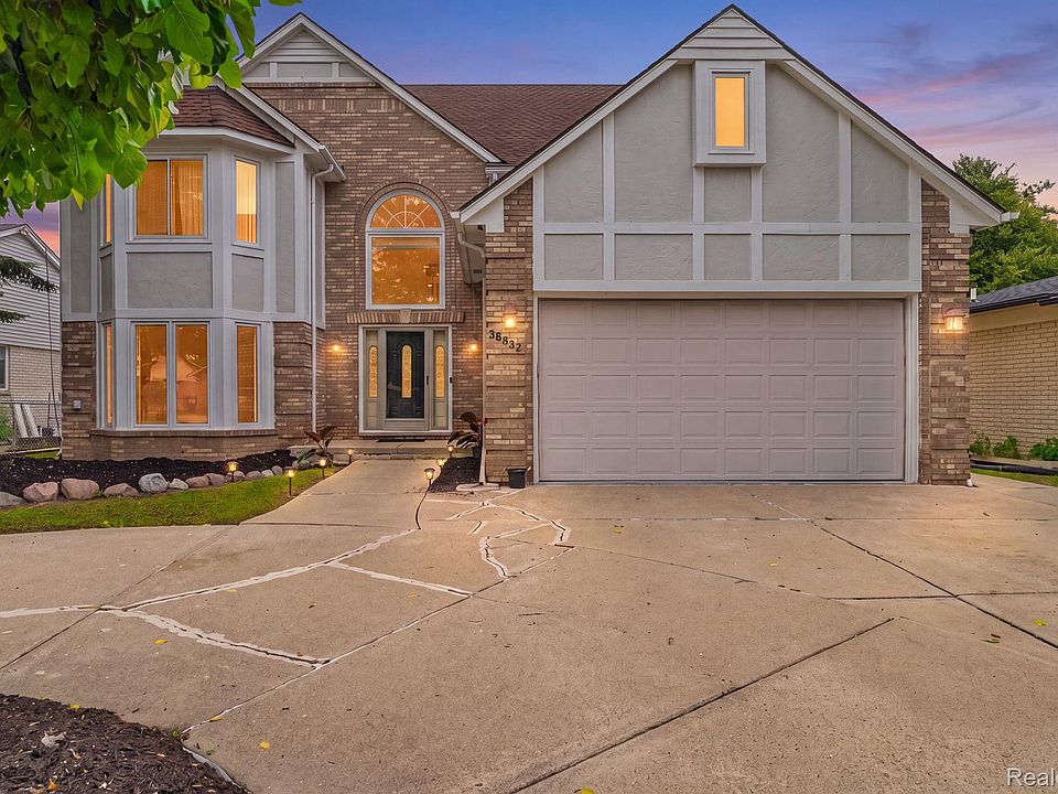 1st image of 36832 Melbourne Dr