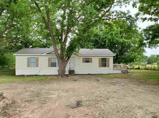 901 Strawberry St, Winnsboro, TX 75494