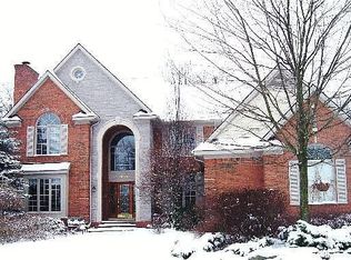 3453 Hidden Oaks Ln, West Bloomfield, MI