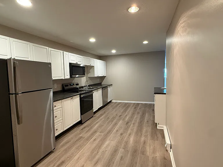 414 S Main St #B — Photo 7