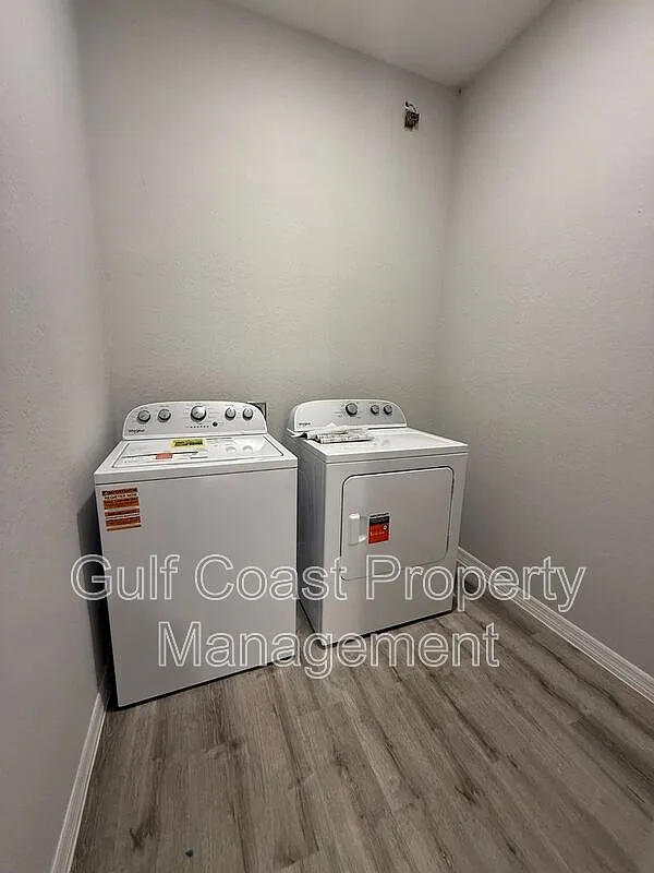 3 bed, 2.0 bath, 1310 sqft, $1,800 — Photo 4