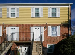 1022C Brixton Ct, Sterling, VA 20164