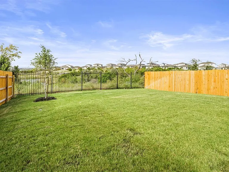 7911 Linda Michelle Ln — Photo 23