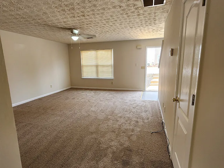 2943 Fields Dr — Photo 2