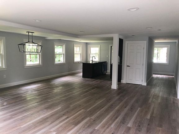 4th image of 430 W Streetsboro St
