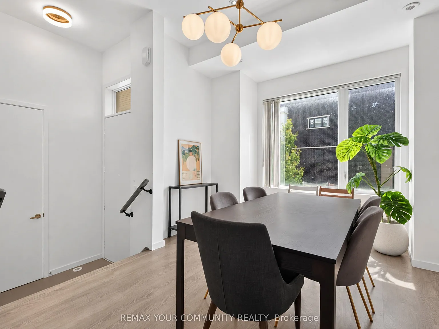 4 bed, $3,900 — Photo 2