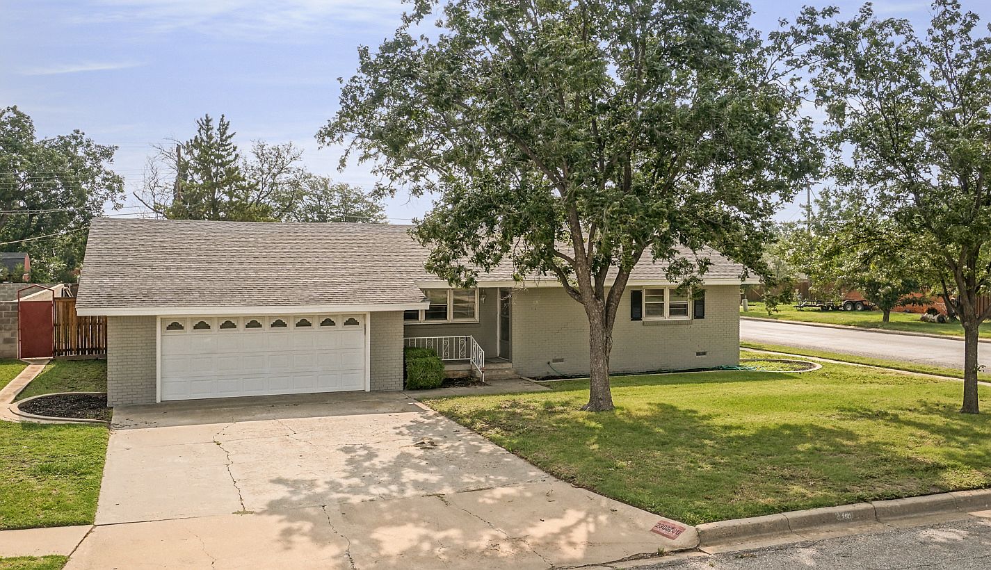 2300 Charles St, Pampa, TX 79065 Zillow