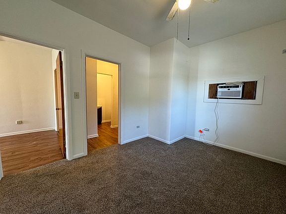 5th image of 3S230 Warren Ave #4
