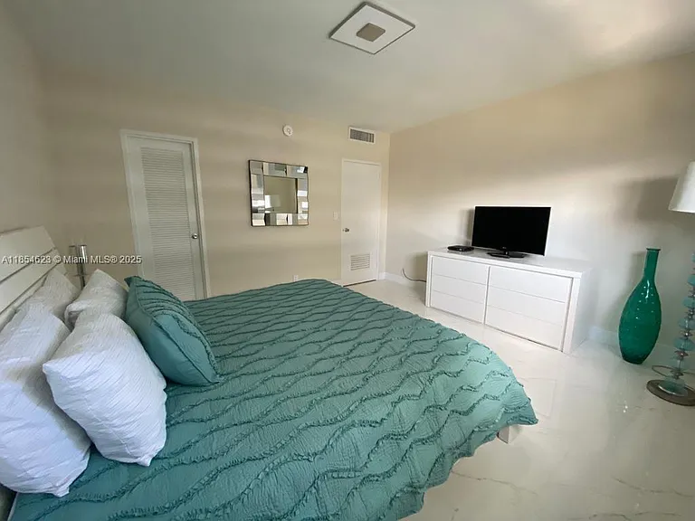 4001 S Ocean Dr #10F — Photo 6