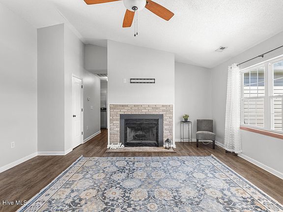 5th image of 207 Concord Lane