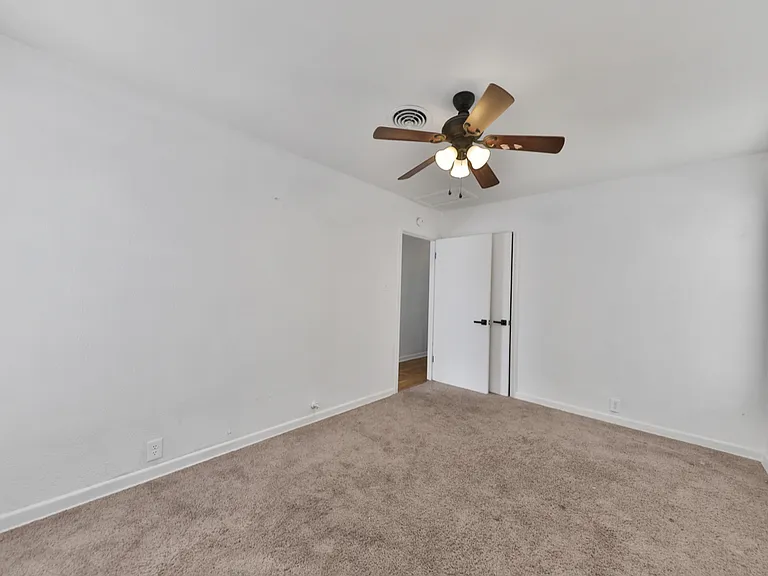 518 Dresden Dr #1 — Photo 15