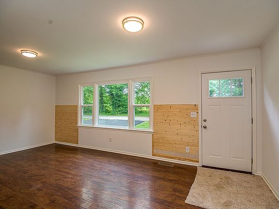5th image of 117 Reese St