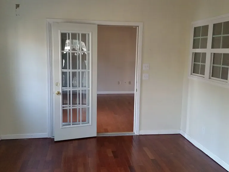 8 Saint Ives Ct — Photo 41