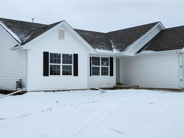 204 Autumnwood Ln, Davis Junction, IL 61020