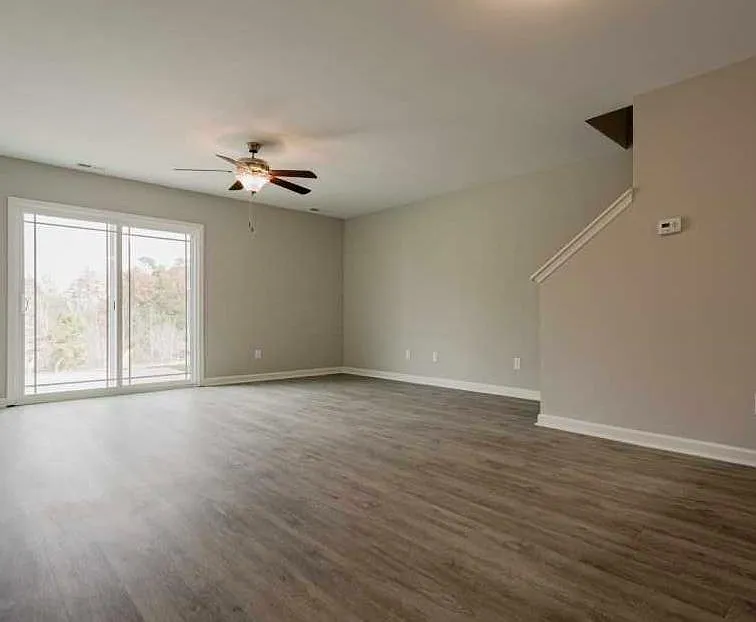 2 bed, 2.5 bath, 1146 sqft, $1,630 — Photo 2