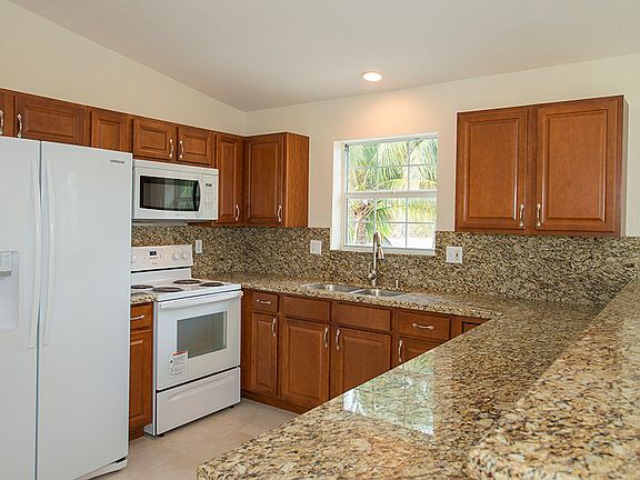 5th image of 185 Plantation Dr