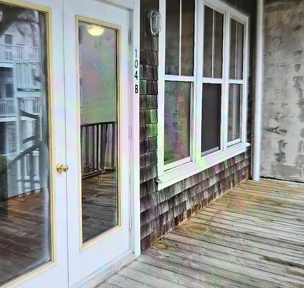 104B Sir Walter Raleigh St — Photo 1