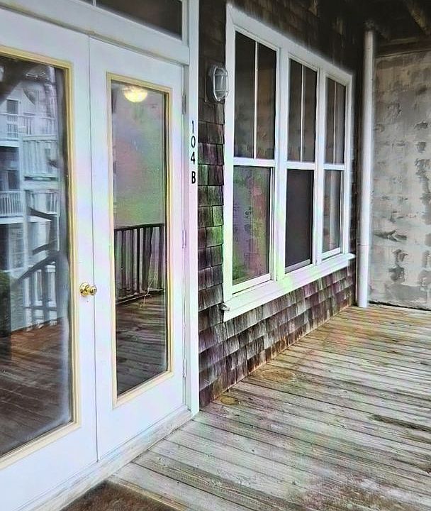 1st image of 104B Sir Walter Raleigh St