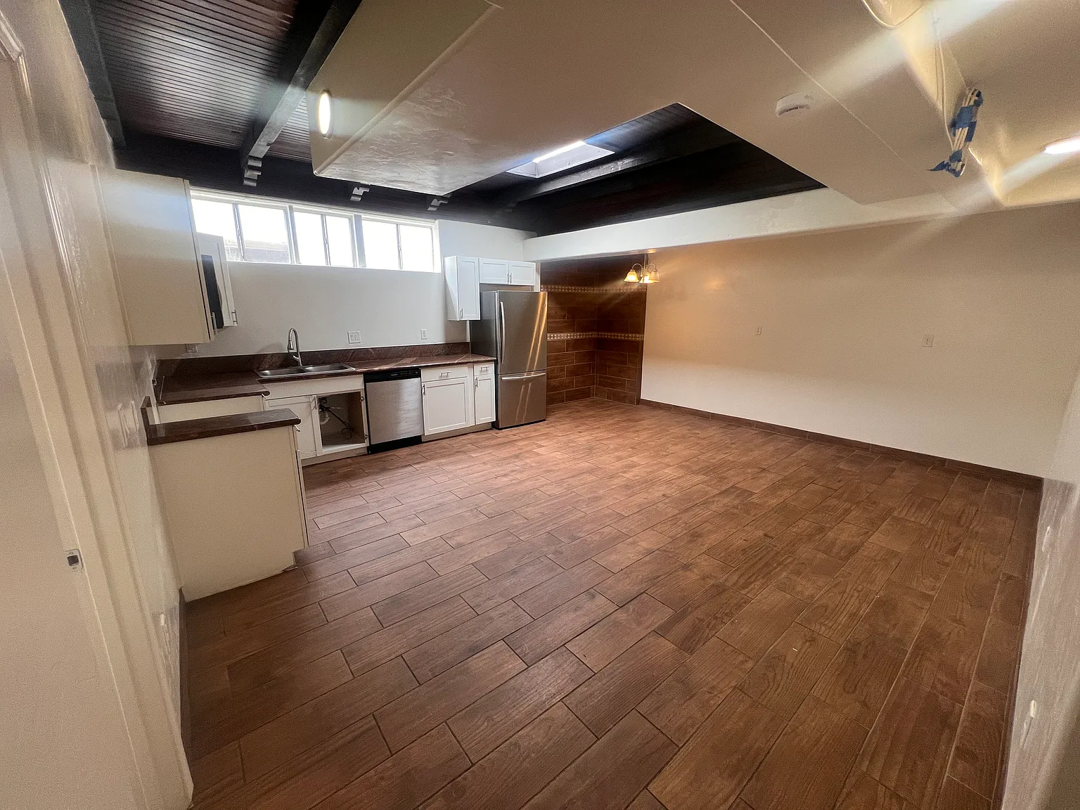 3 bed, 1200 sqft, $1,500 — Photo 2