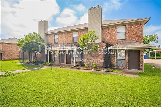 5935 Shadydell Dr — Photo 3
