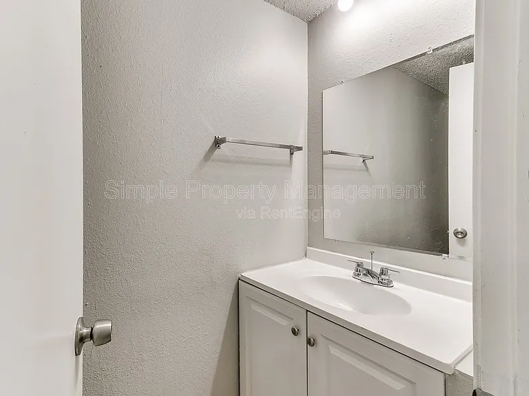 8510 Candlewood Dr — Photo 5