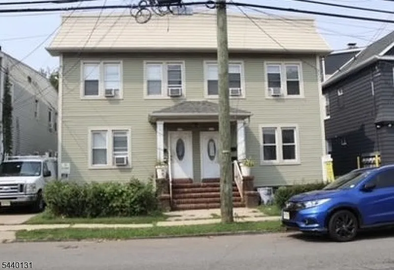 633 Maple Ave #1