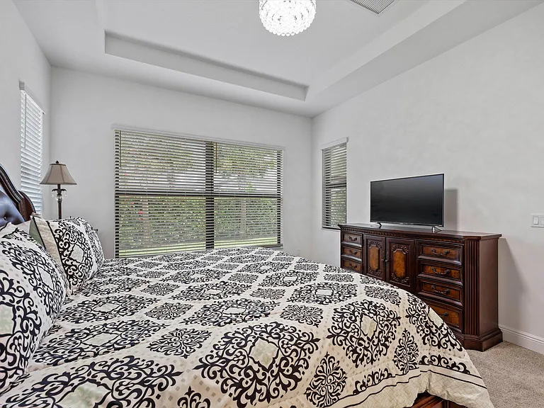 5409 Santa Rosa Ln — Photo 17