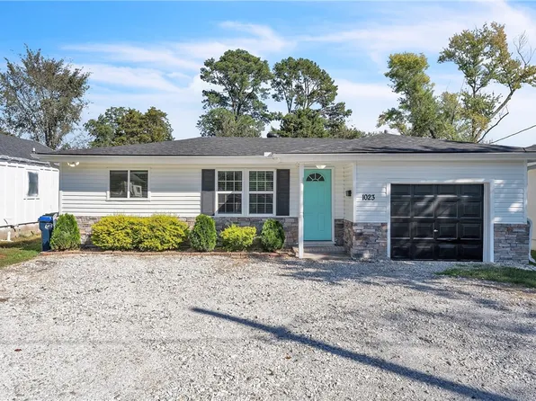 1023 S B St, Rogers, AR 72756