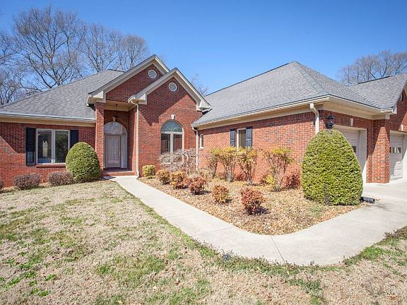 2nd image of 4977 Hampshire Pl