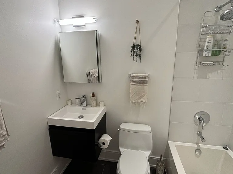 904 H St NE #2 — Photo 10