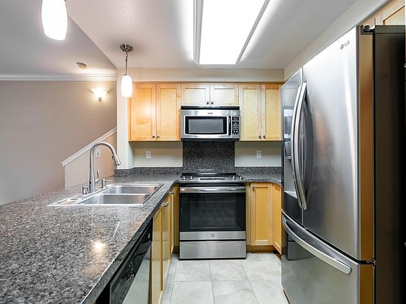 5th image of 92-1526 Aliinui Dr #2205