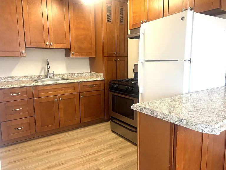 1502 Scott St — Photo 12