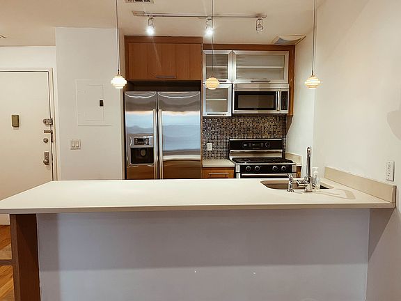 4th image of 117 E 102nd St APT 2A