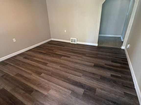 4th image of 7301 Harney Ave