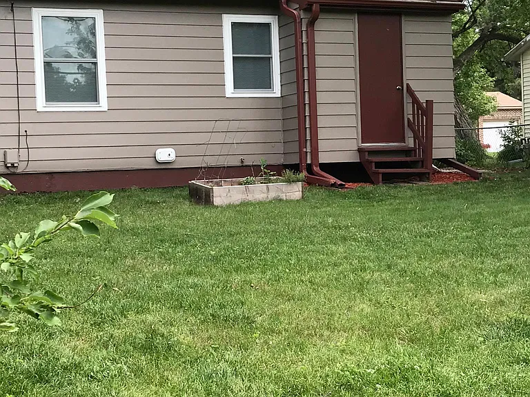 7410 Valley Rd — Photo 3
