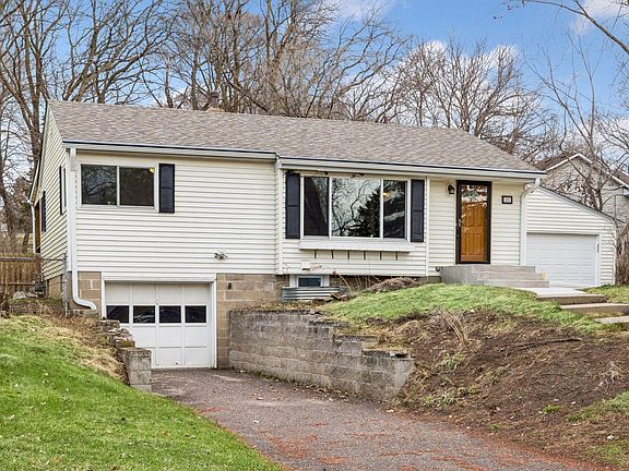 2nd image of 395 Eldridge Ave W