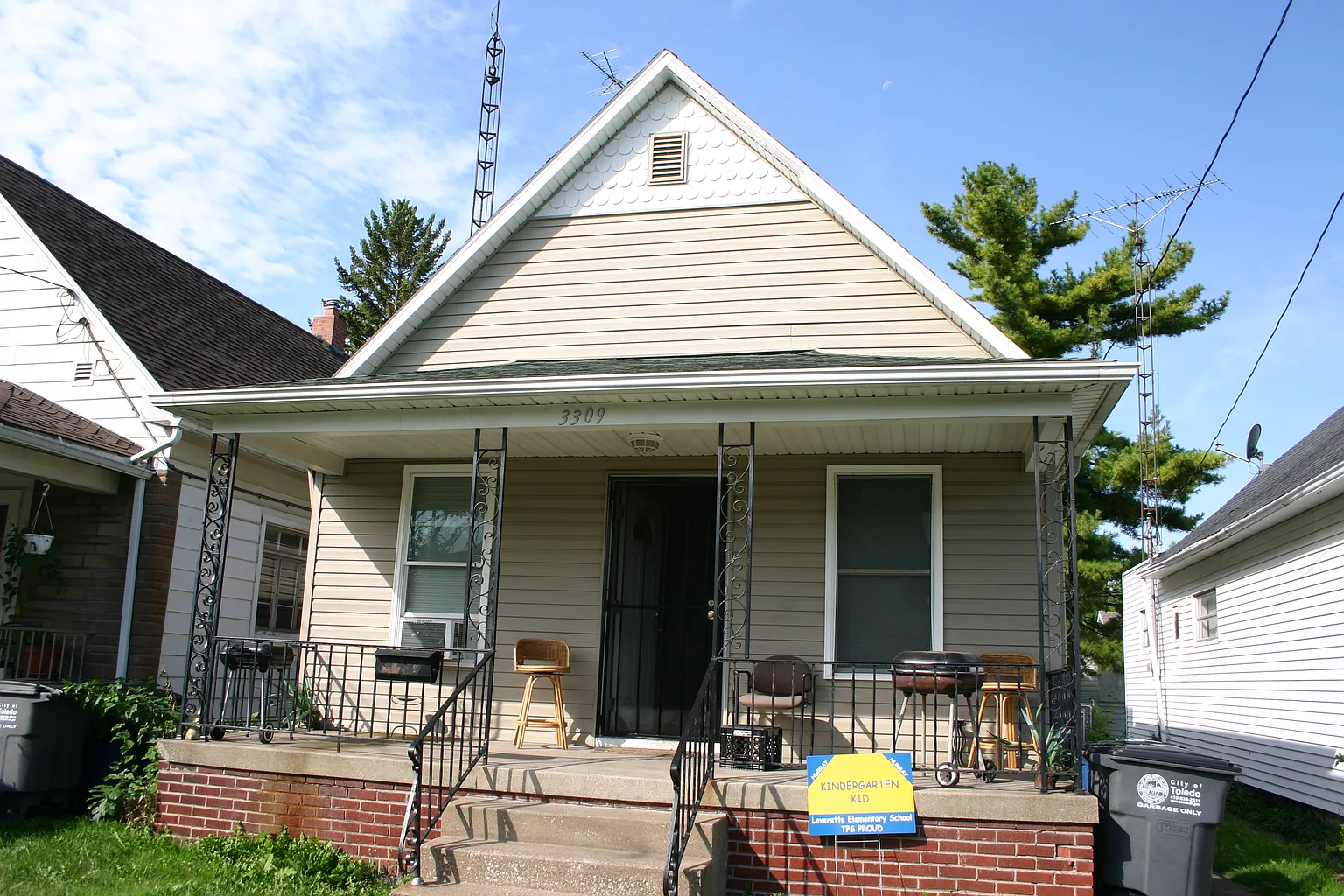 3309 Elm St photo 1