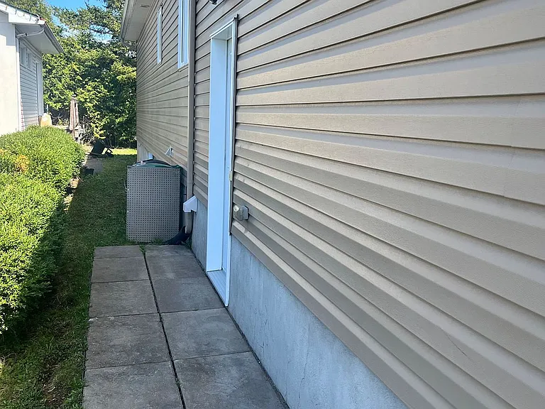 1557 Belcourt Blvd #B — Photo 2