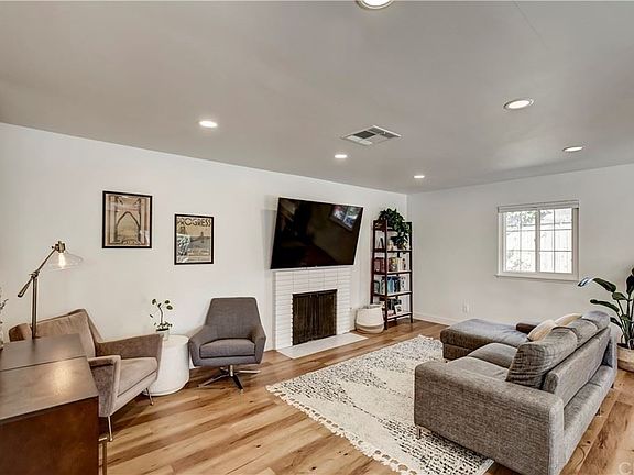 5th image of 414 Sherwood St