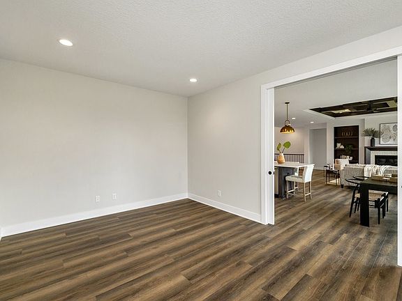 4th image of 2300 NE Park Dr